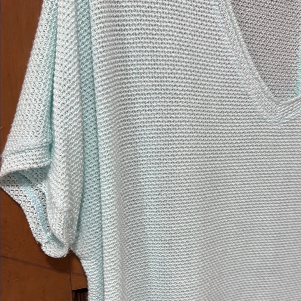 Allison Joy EVEREVE Light Blue V-Neck Top sz Large - Picture 2 of 5